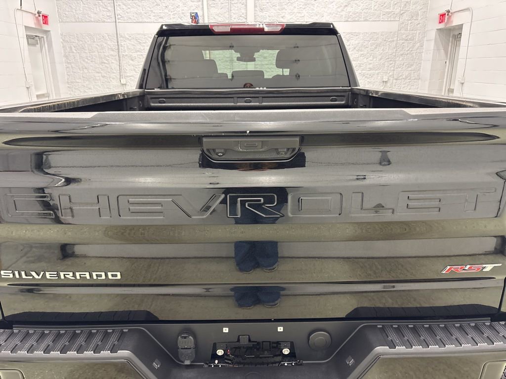 Used 2023 Chevrolet Silverado 1500 RST image 4