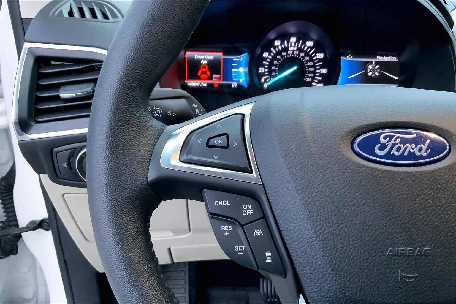 Used 2022 Ford Edge Titanium AWD/4WD image 23