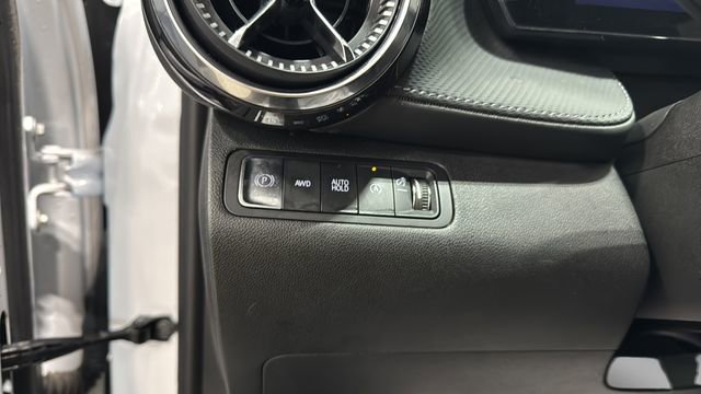 Used 2025 Chevrolet Equinox LT image 15