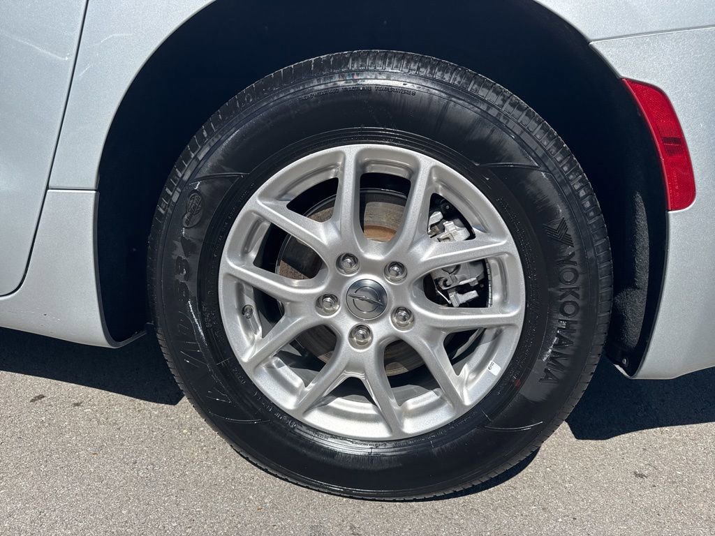 Used 2024 Chrysler Pacifica Touring-L image 30