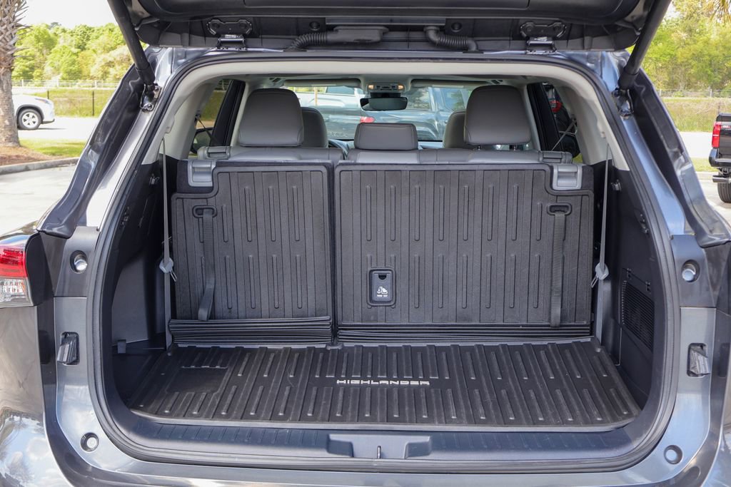 Used 2024 Toyota Highlander XLE image 31