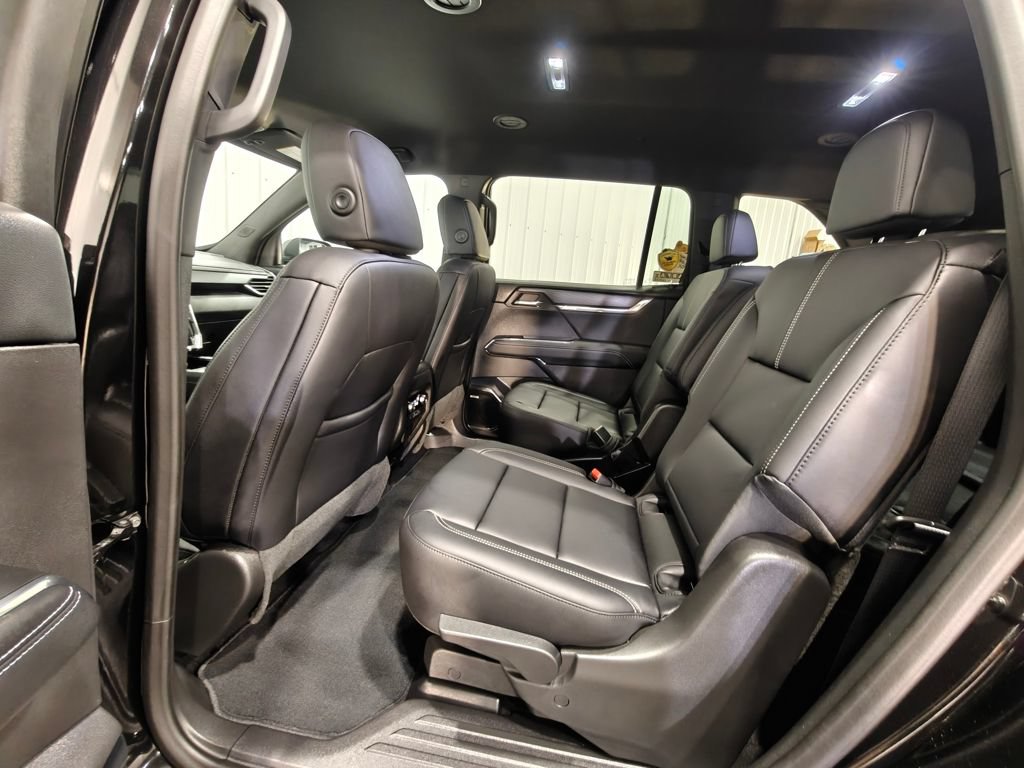 Used 2025 GMC Acadia Elevation w/ Elevation Premium Package FWD image 27