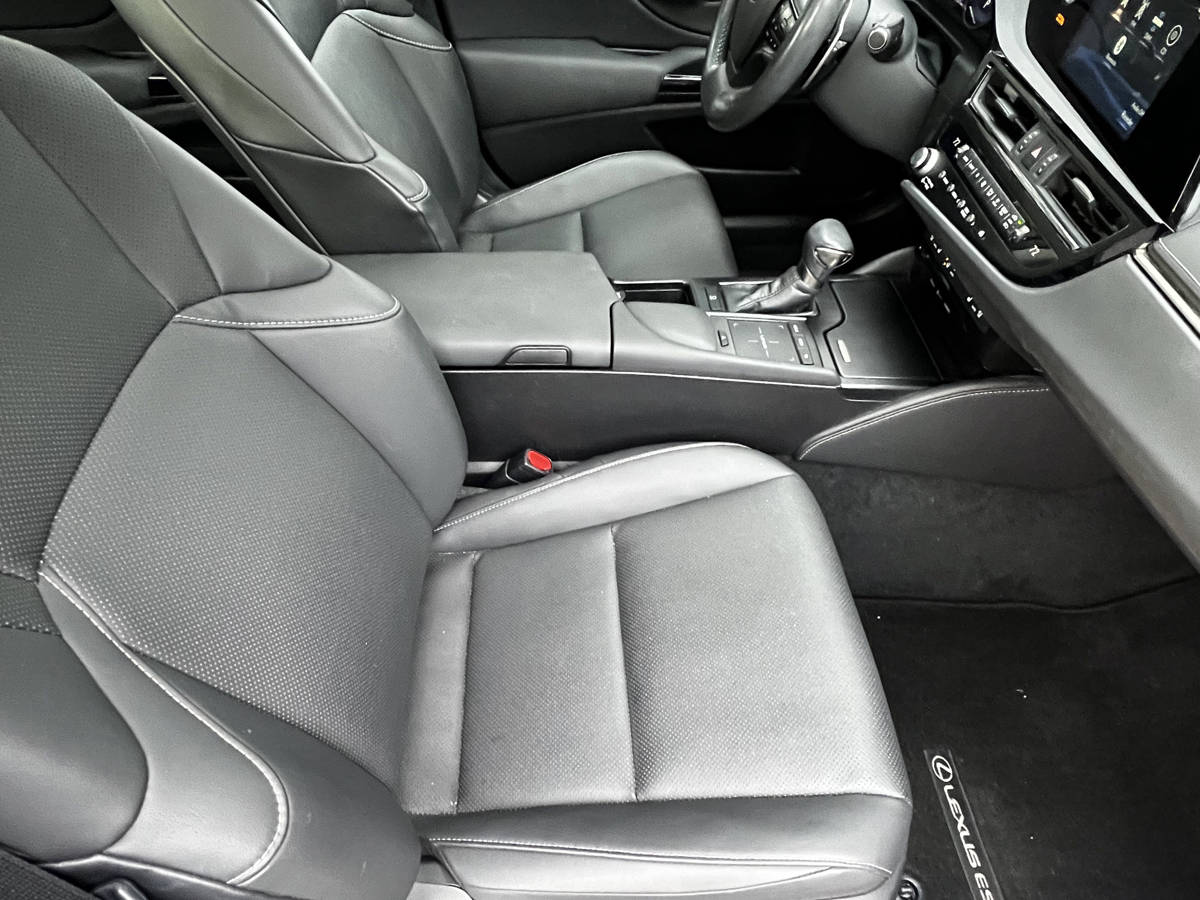 Certified 2022 Lexus ES 350 w/ Premium Package image 44