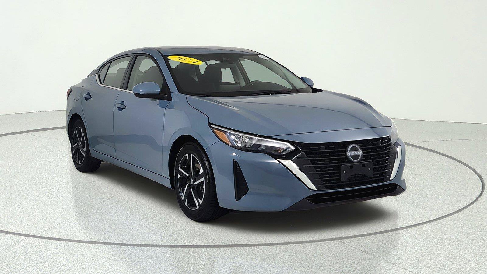 Used 2024 Nissan Sentra SV FWD image 1