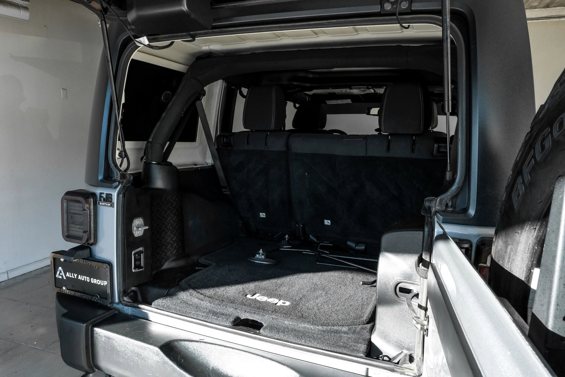 Used 2014 Jeep Wrangler Unlimited Rubicon w/ Max Tow Package image 48