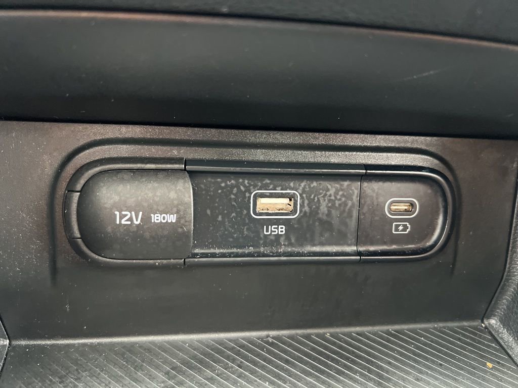 Used 2025 Kia Sportage LX image 21