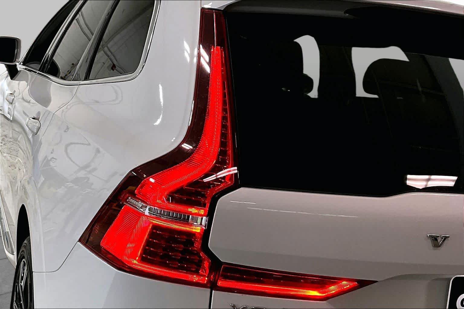 Used 2023 Volvo XC60 B6 Ultimate w/ Climate Package AWD/4WD image 28