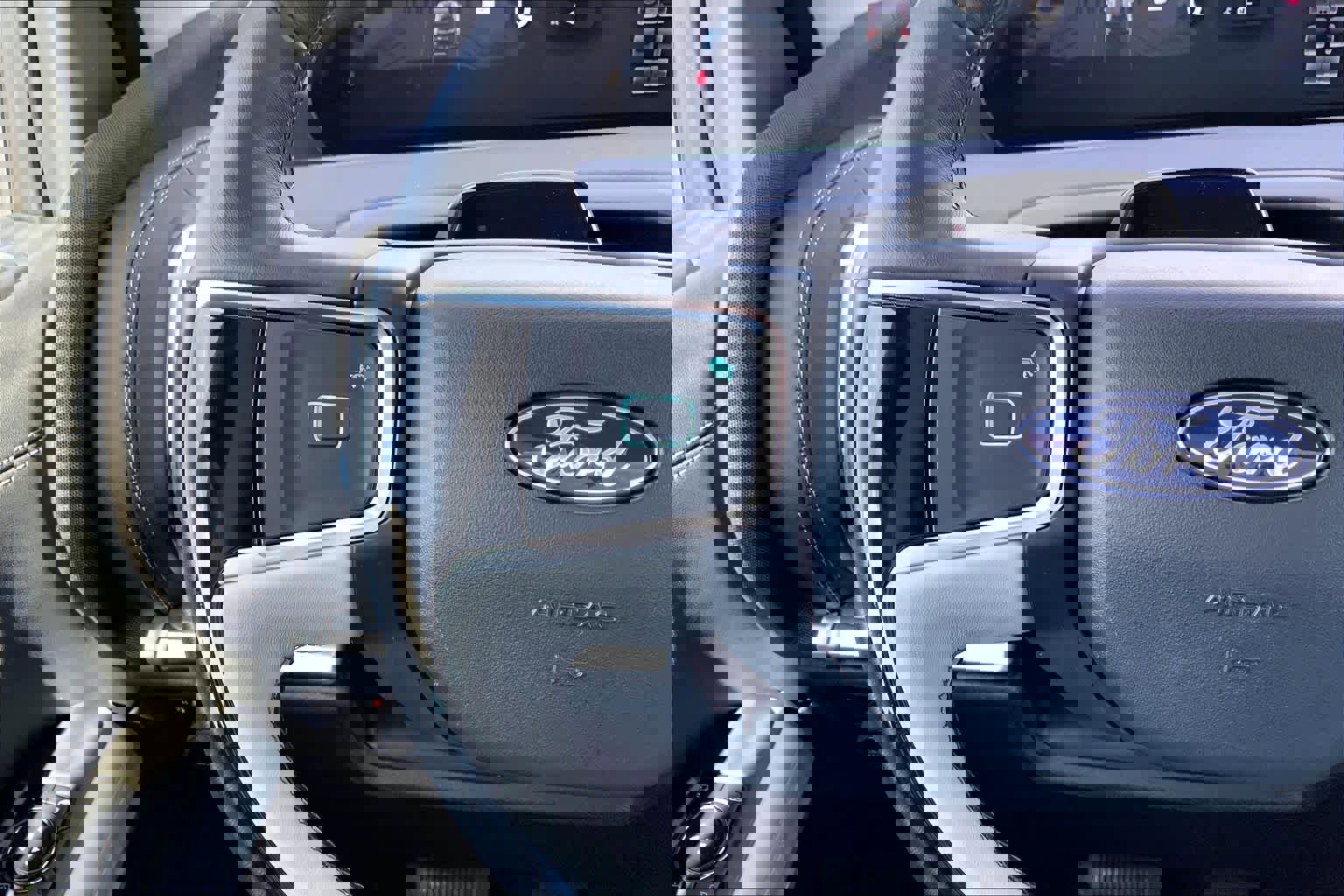 Certified 2025 Ford Expedition Platinum image 24