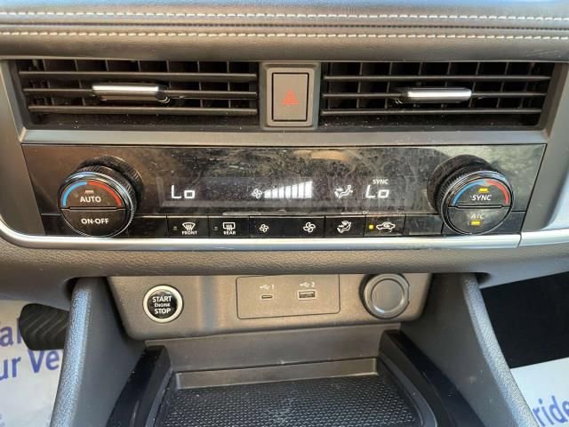 Certified 2023 Nissan Rogue SV image 29