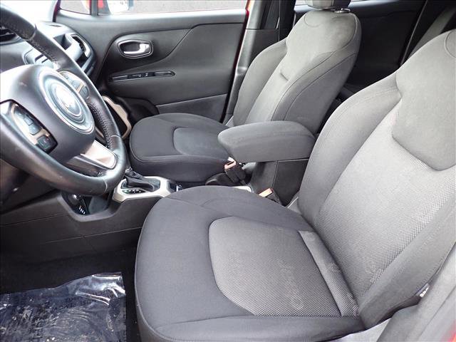 Used 2015 Jeep Renegade Latitude w/ Popular Equipment Group AWD/4WD image 12