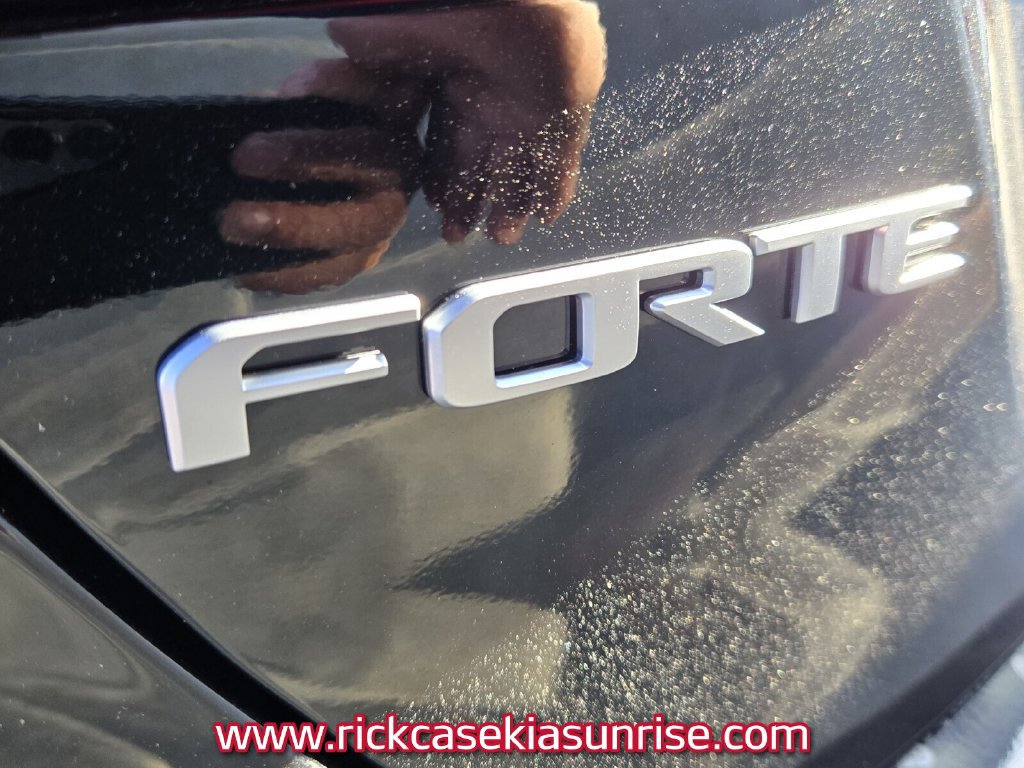 Used 2024 Kia Forte LXS w/ LXS Technology Package FWD image 10