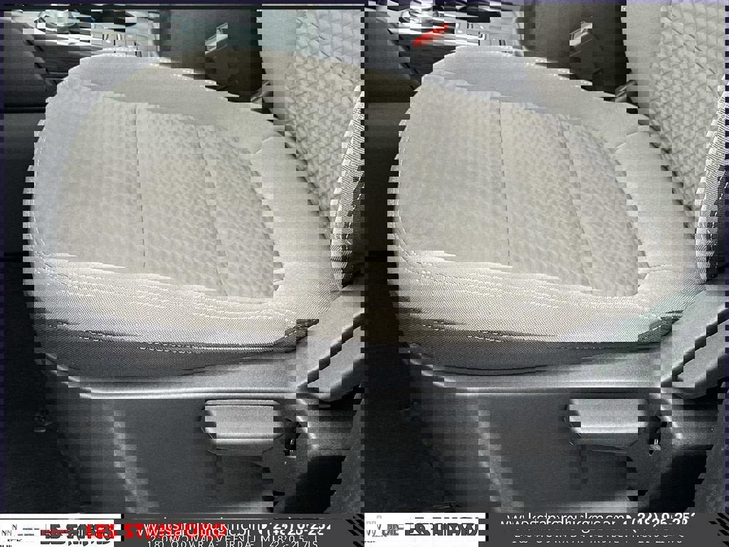 Used 2022 Ford Escape SE image 18