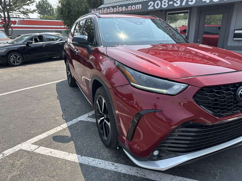Used 2022 Toyota Highlander XSE AWD/4WD image 14