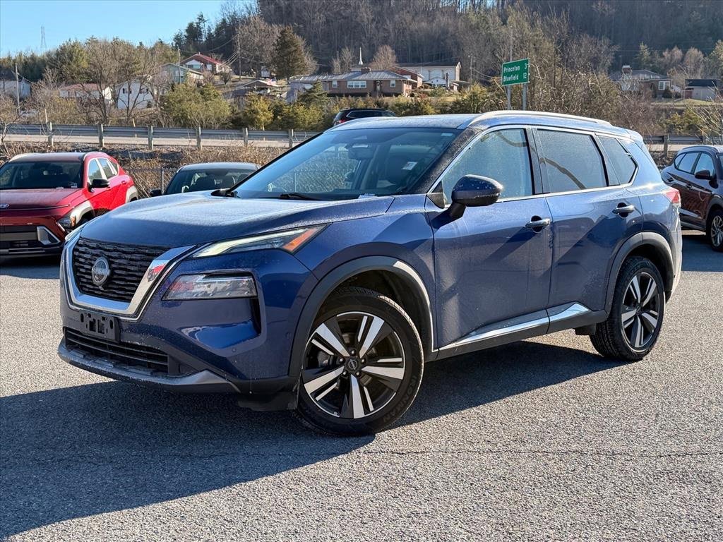 Used 2023 Nissan Rogue SL w/ SL Premium Package image 2