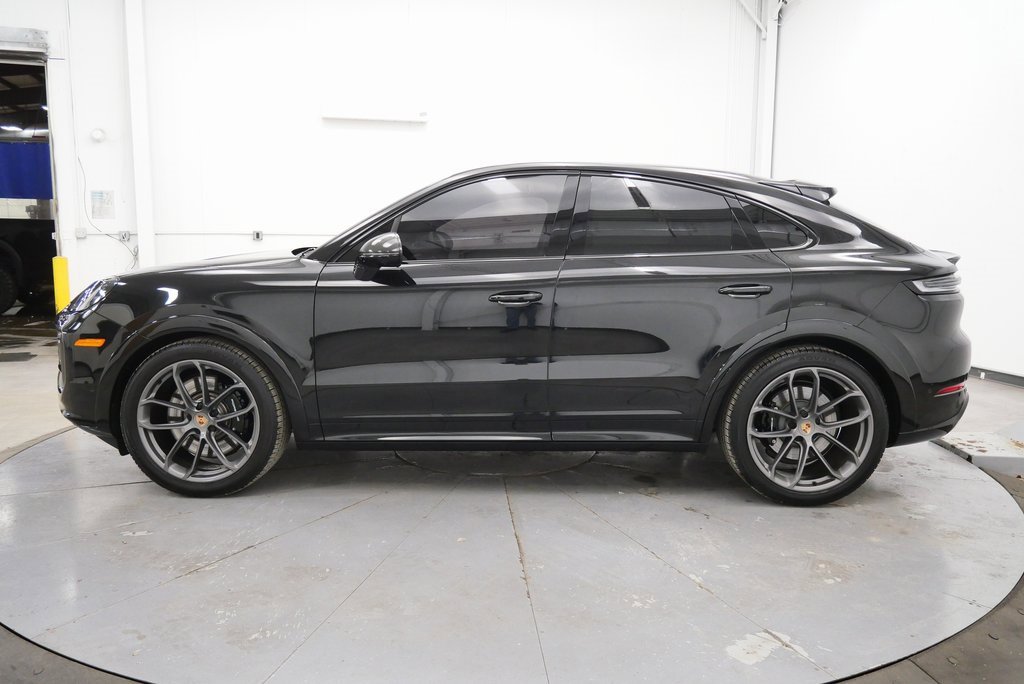 Used 2025 Porsche Cayenne GTS image 4
