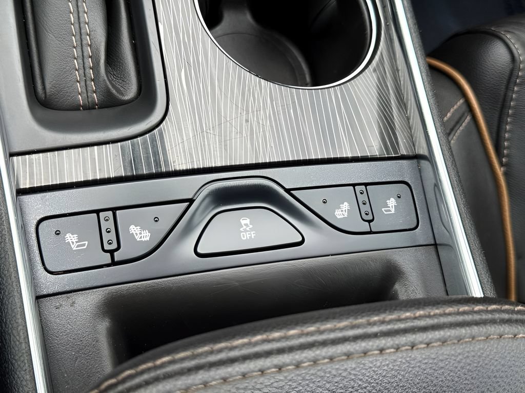 Used 2018 Chevrolet Impala Premier FWD image 12