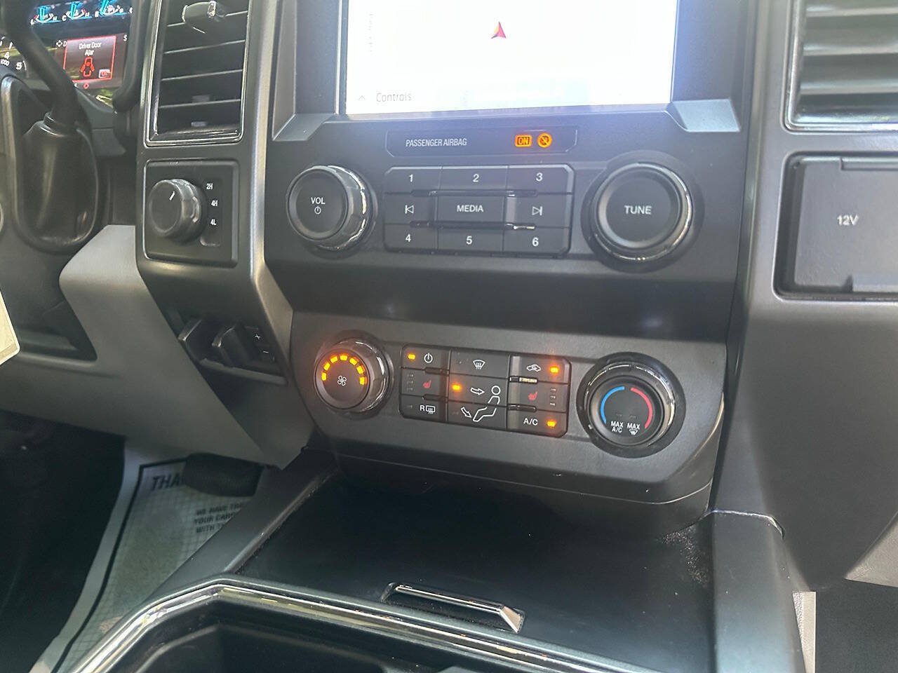 Used 2021 Ford F250 XLT w/ XLT Premium Package AWD/4WD image 26