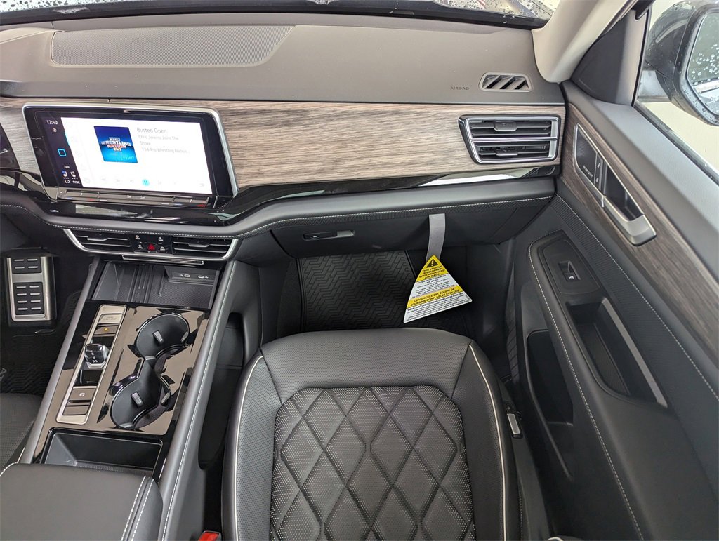 New 2025 Volkswagen Atlas SEL Premium R-Line image 16