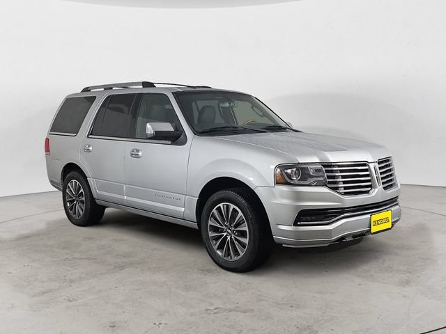 Used 2017 Lincoln Navigator Select AWD/4WD image 3