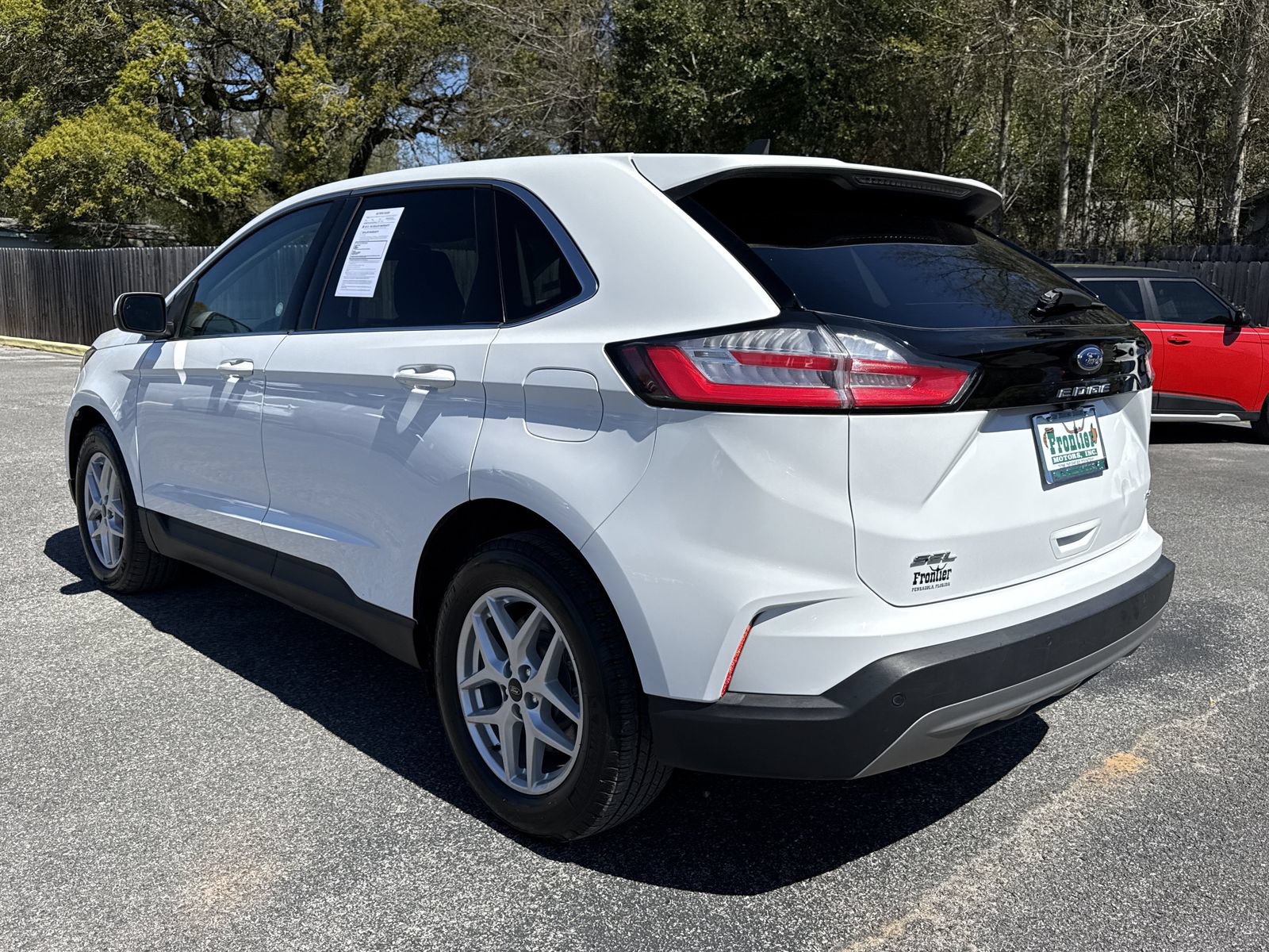 Used 2024 Ford Edge SEL AWD/4WD image 3