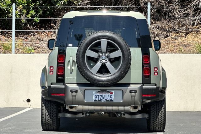Certified 2025 Land Rover Defender 110 X-Dynamic SE AWD/4WD image 4