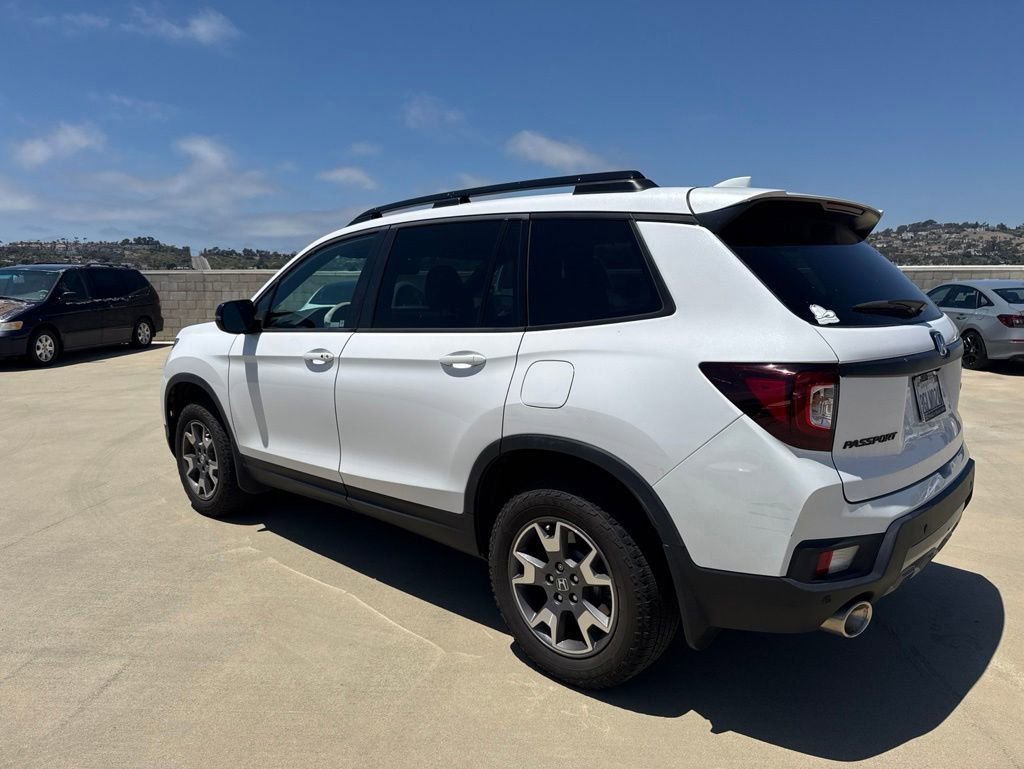 Used 2023 Honda Passport TrailSport image 3