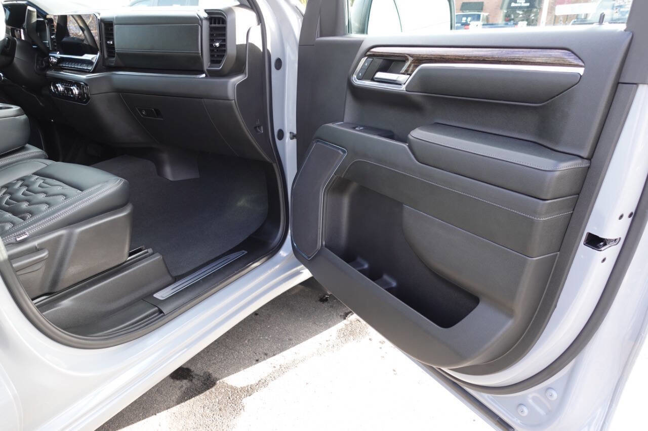 Used 2024 GMC Sierra 1500 Elevation AWD/4WD image 32