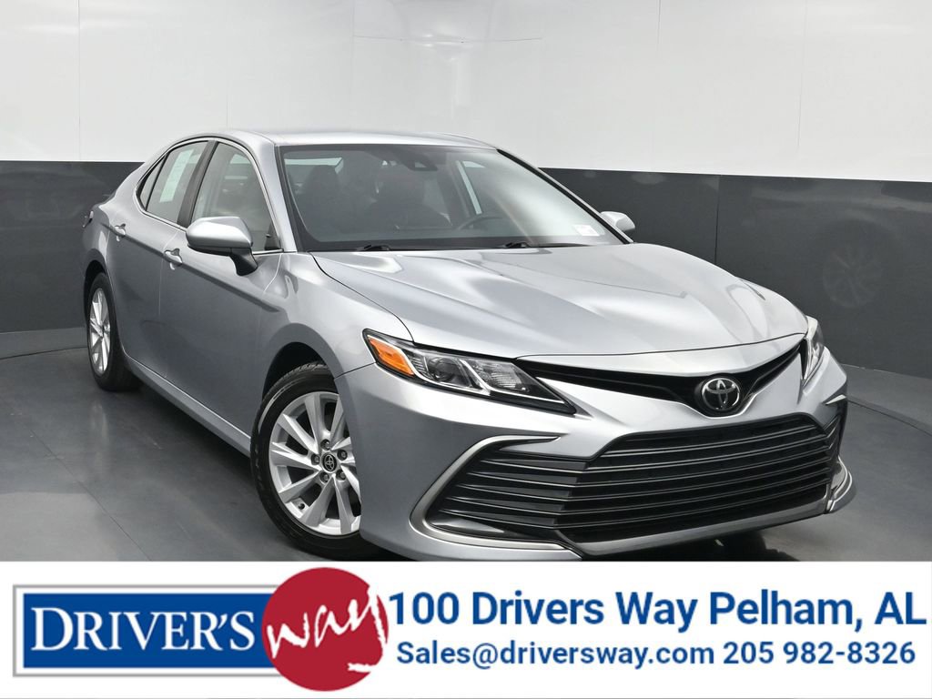 Used 2022 Toyota Camry LE FWD image 1