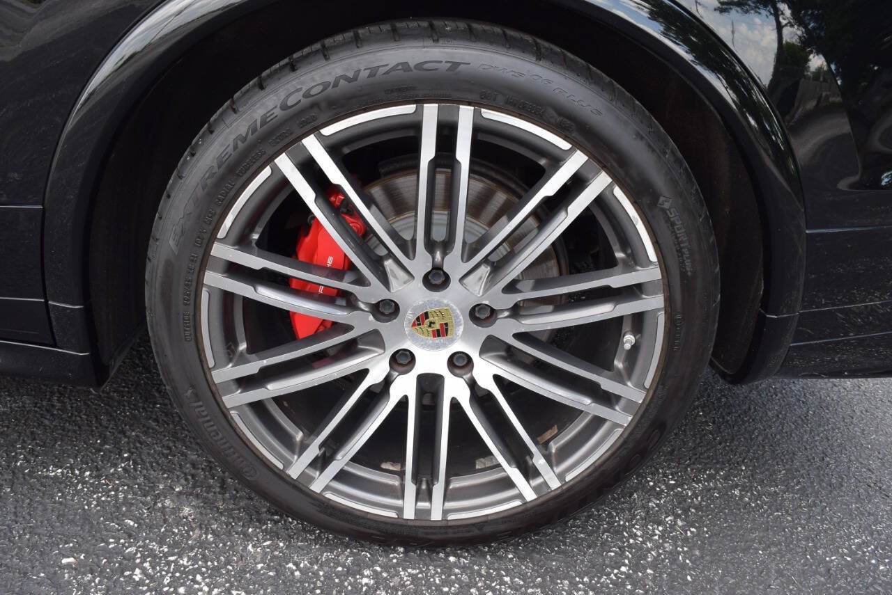 Used 2017 Porsche Cayenne GTS AWD/4WD image 9
