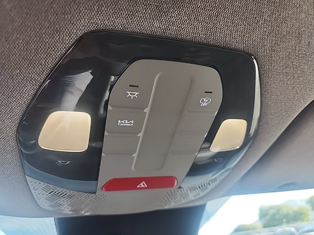 Certified 2024 Kia EV9 Light Long Range RWD image 25
