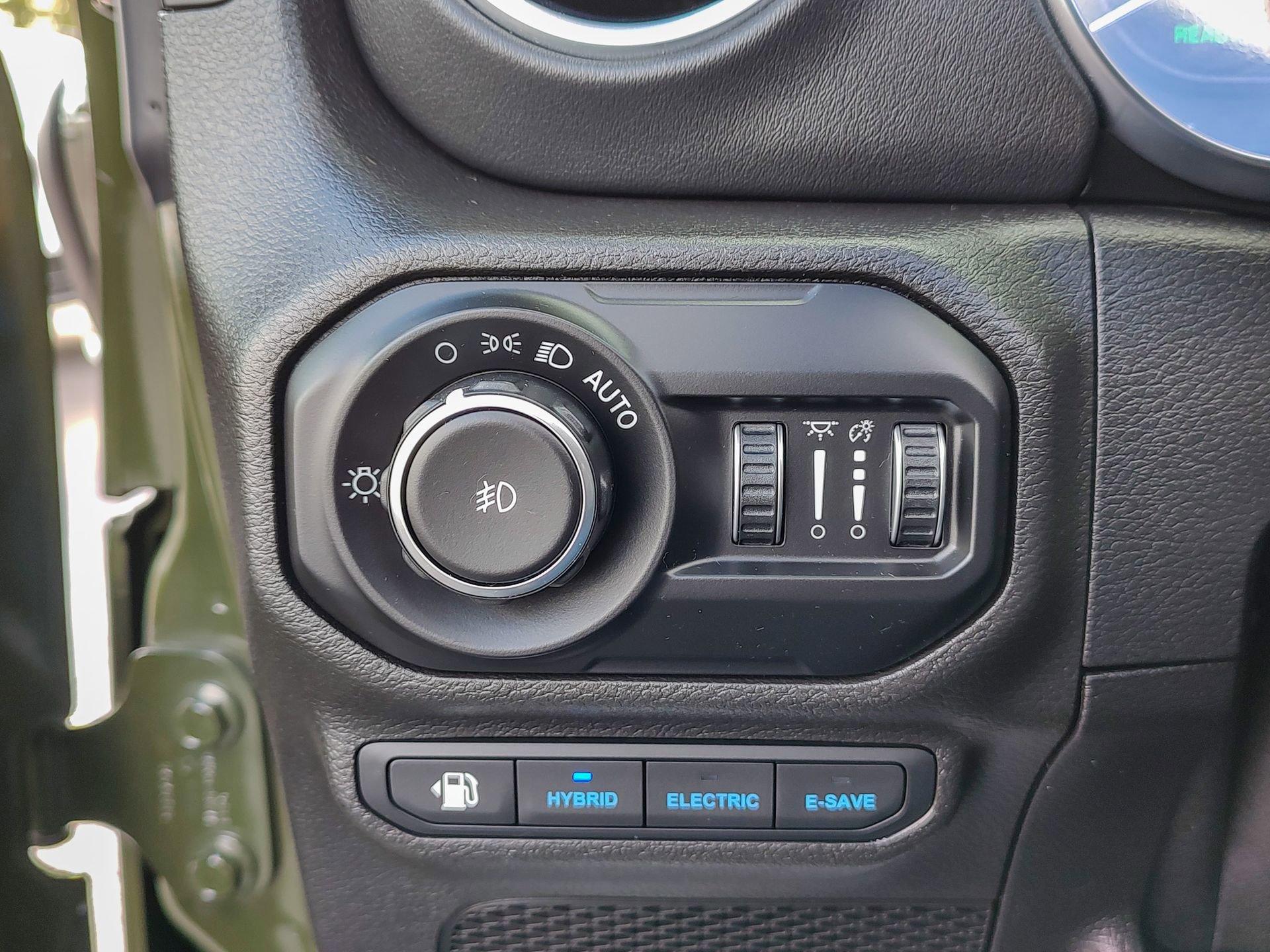 Used 2021 Jeep Wrangler Unlimited Sahara w/ Cold Weather Group image 6