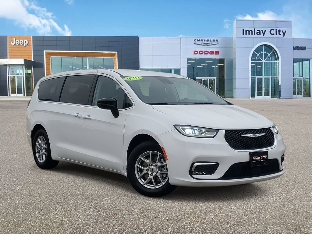 Used 2024 Chrysler Pacifica Touring-L FWD image 1
