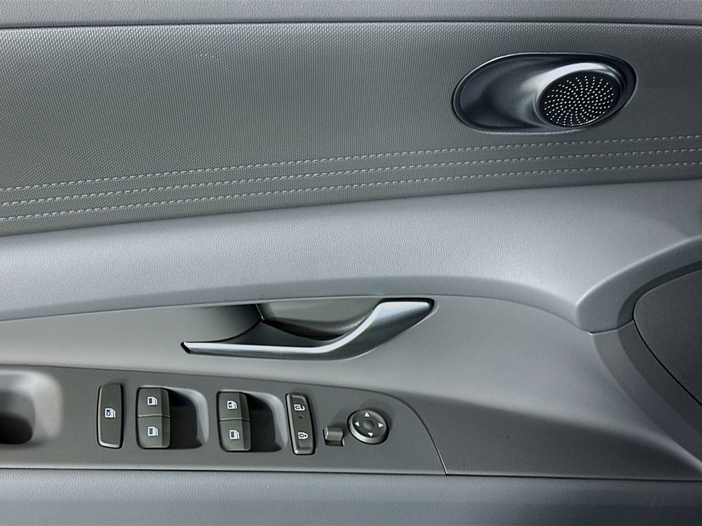 New 2026 Hyundai Elantra SE w/ Cargo Package image 18