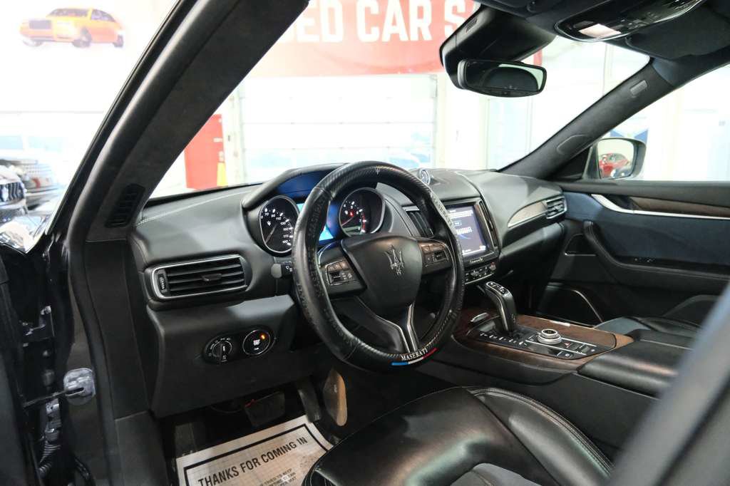 Used 2019 Maserati Levante GranLusso AWD/4WD image 16