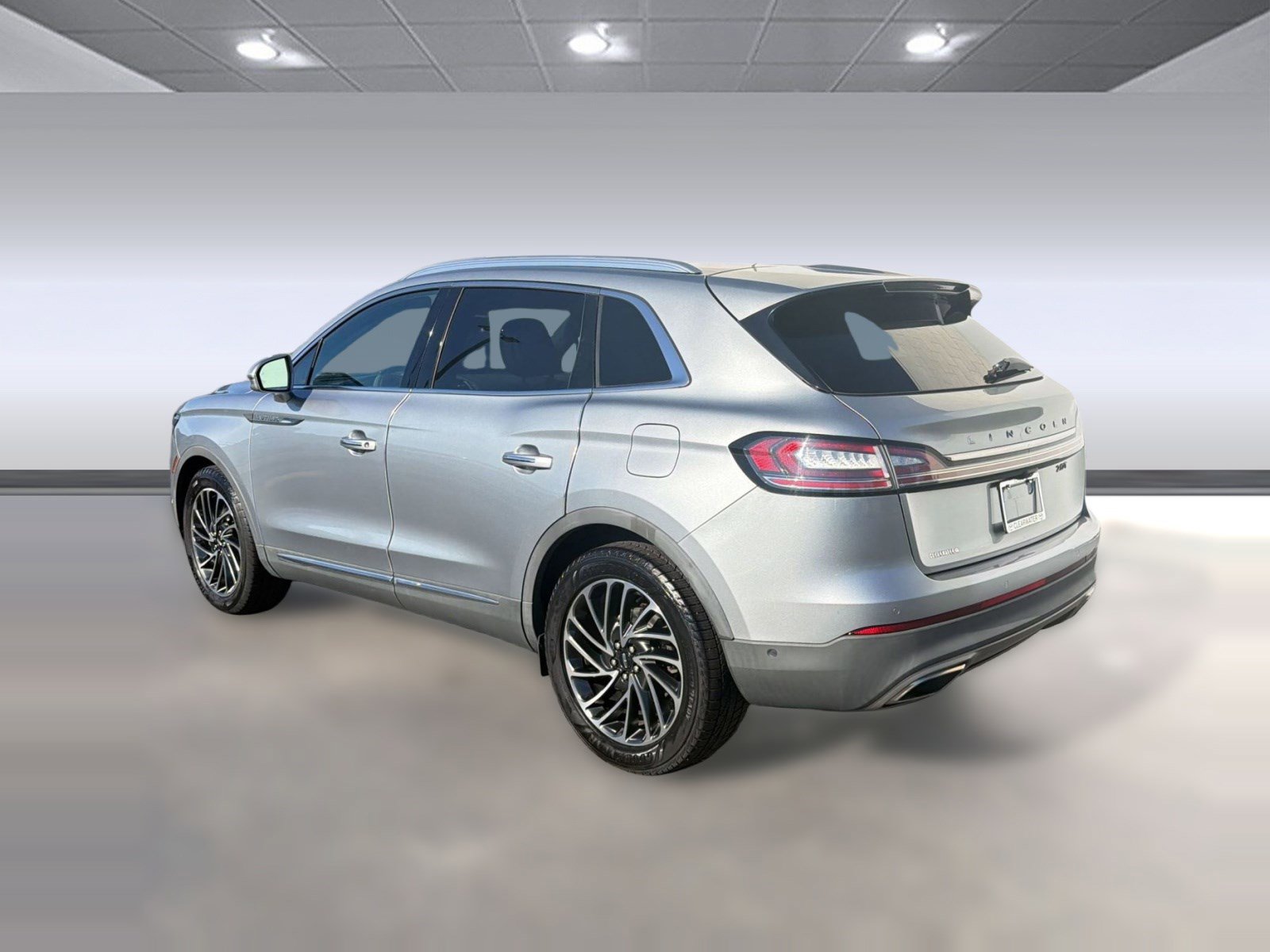 Used 2020 Lincoln Nautilus Reserve FWD image 3