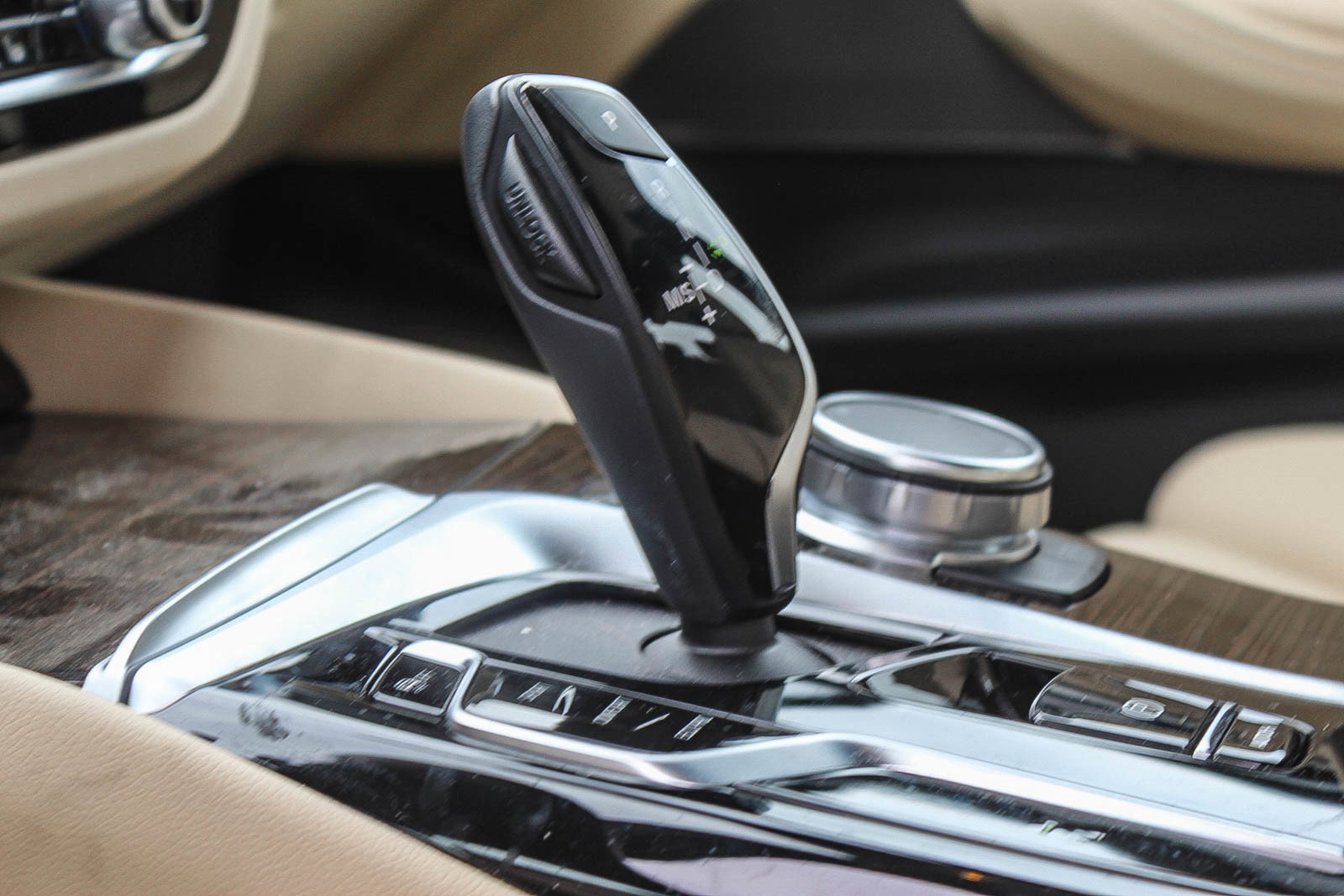 Certified 2023 BMW 530i w/ Premium Package image 22