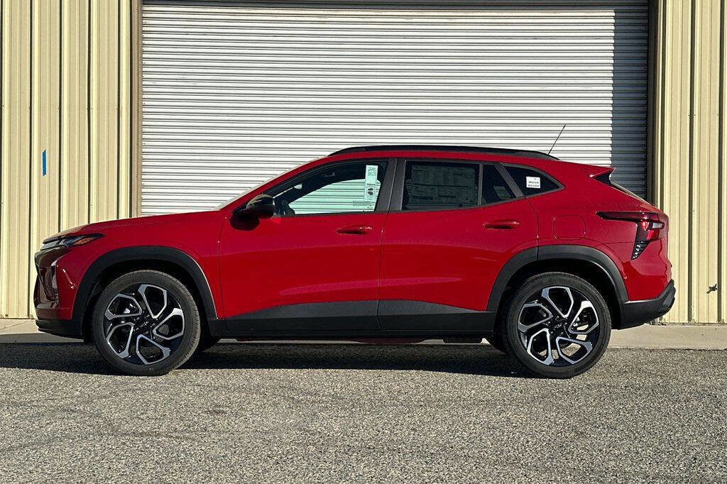 New 2026 Chevrolet Trax RS w/ Sunroof Package image 3