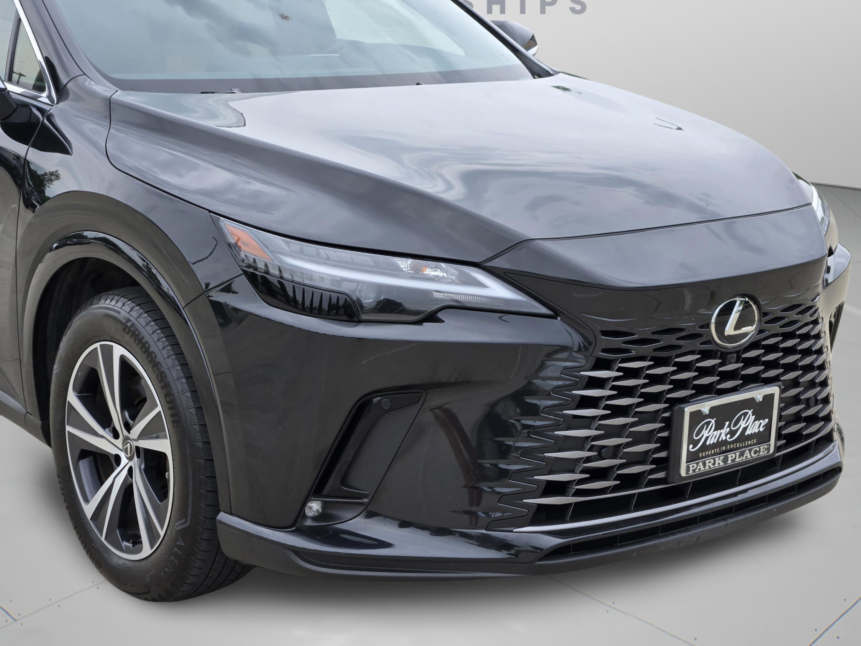 Used 2025 Lexus RX 350 Premium w/ Accessory Package (Z1) FWD image 37