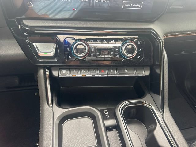 Used 2025 GMC Sierra 2500 AT4 w/ AT4 Premium Plus Package AWD/4WD image 16