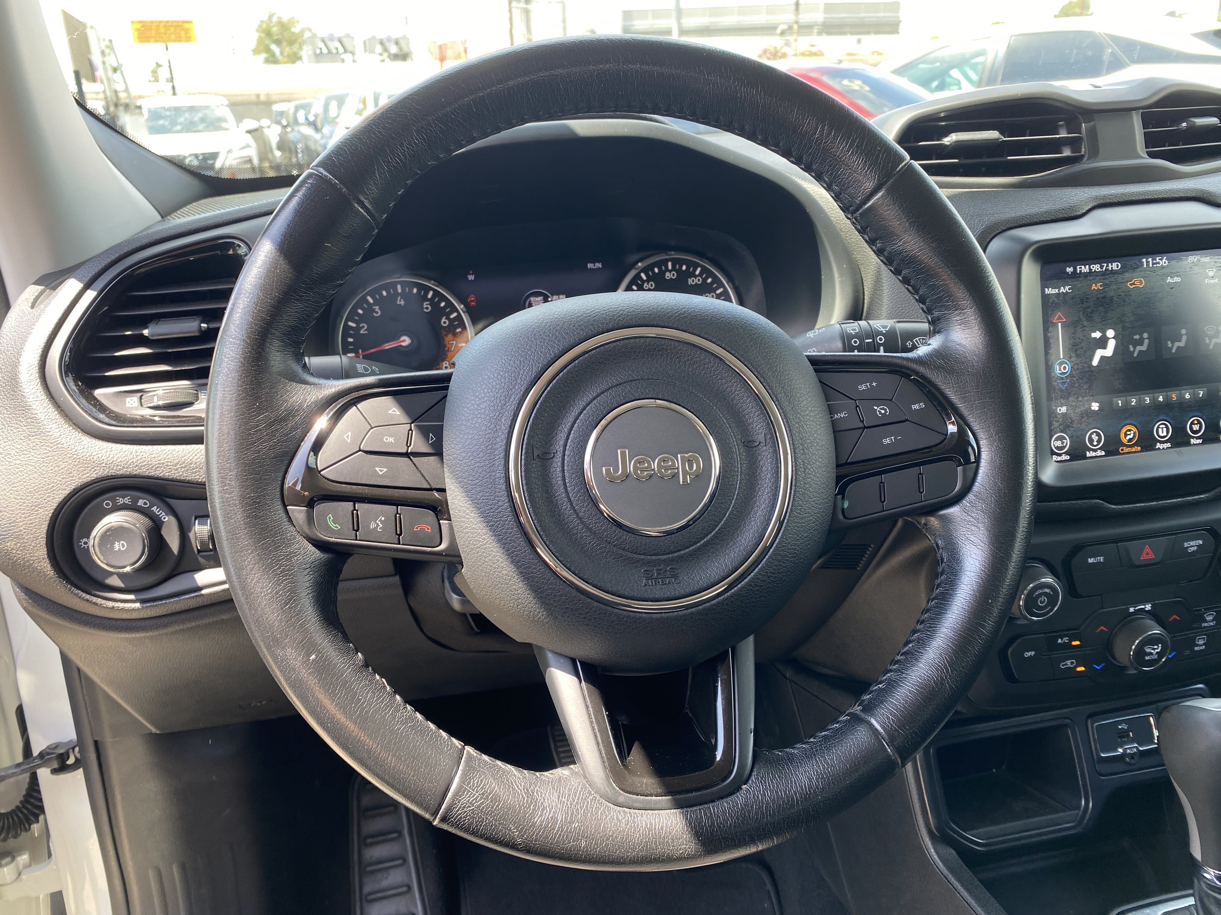 Used 2018 Jeep Renegade Altitude w/ UConnect 8.4 Nav Group FWD image 24