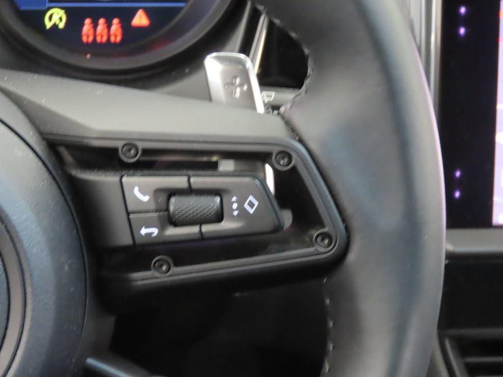 Certified 2026 Porsche Macan AWD/4WD image 21