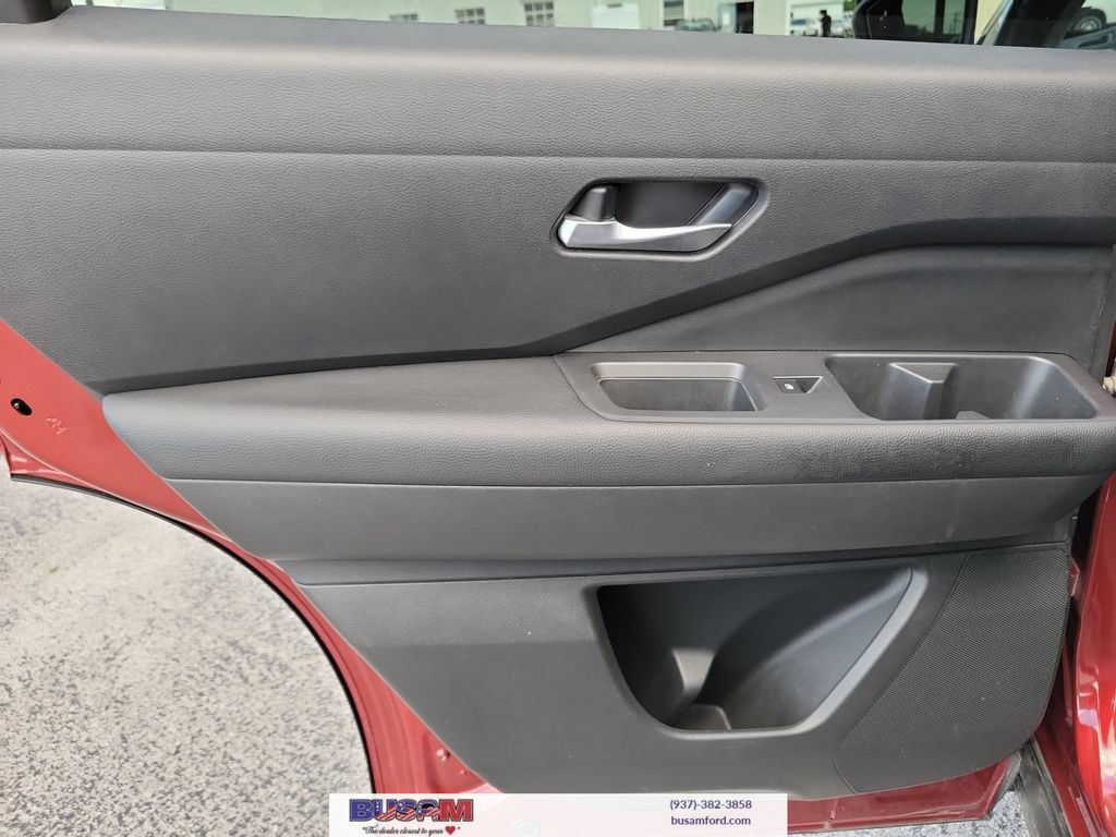 Used 2022 Nissan Pathfinder SV AWD/4WD image 14