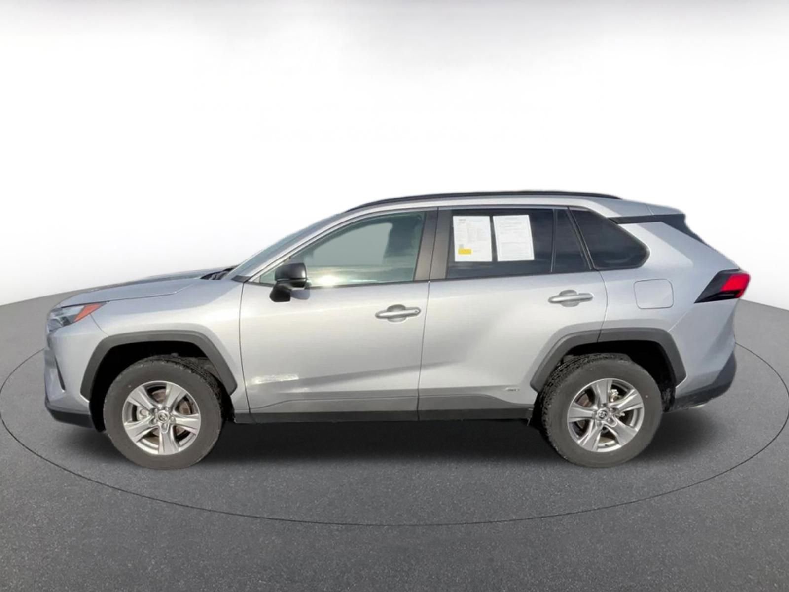 Used 2025 Toyota RAV4 LE image 8