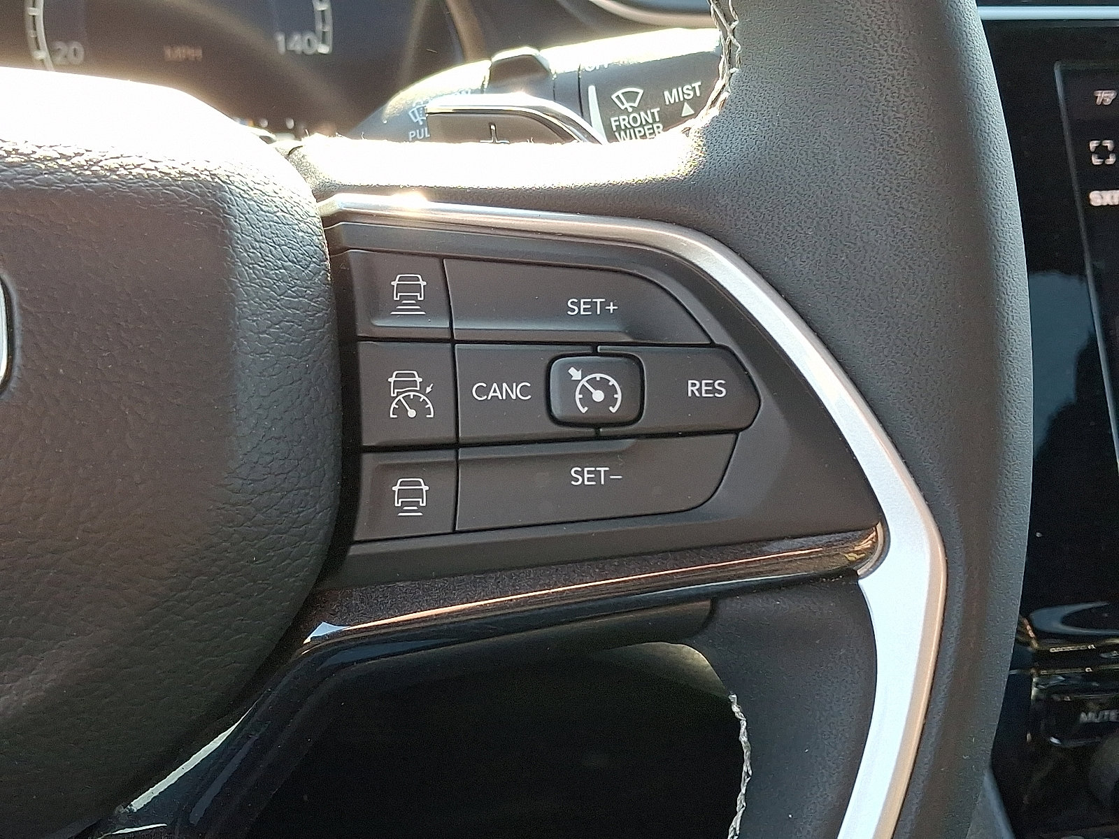 Used 2023 Jeep Grand Cherokee Altitude AWD/4WD image 24