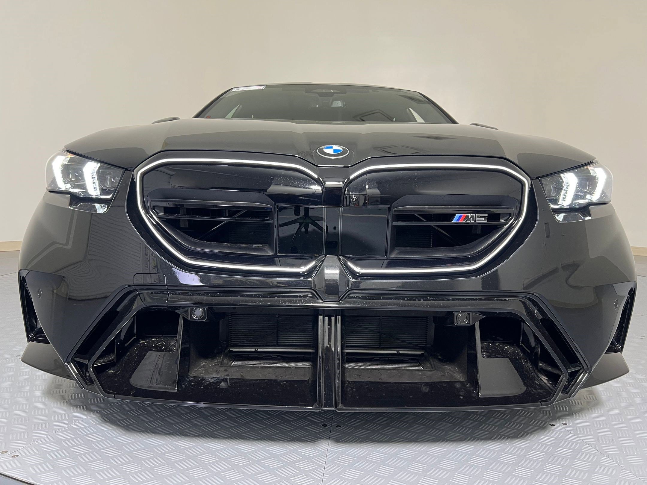 New 2026 BMW M5 w/ Carbon Package image 6