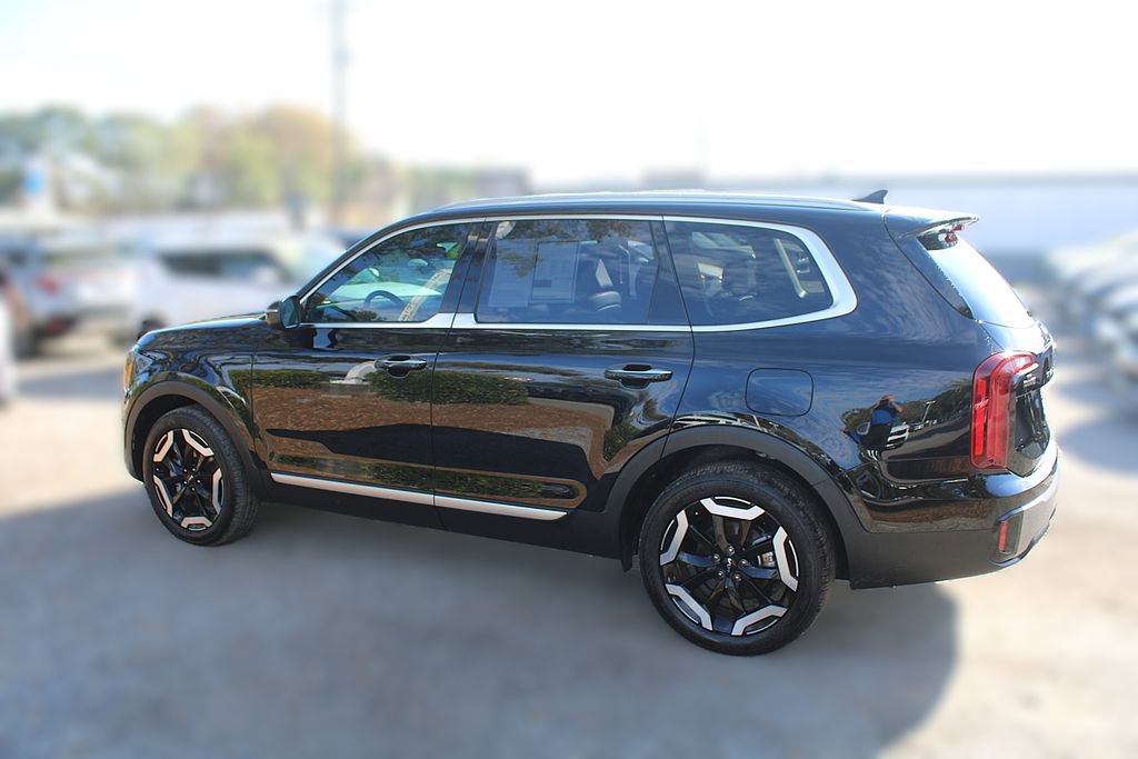 Used 2025 Kia Telluride S image 14