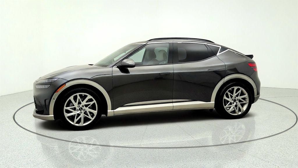 Used 2023 Genesis GV60 Advanced AWD/4WD image 8