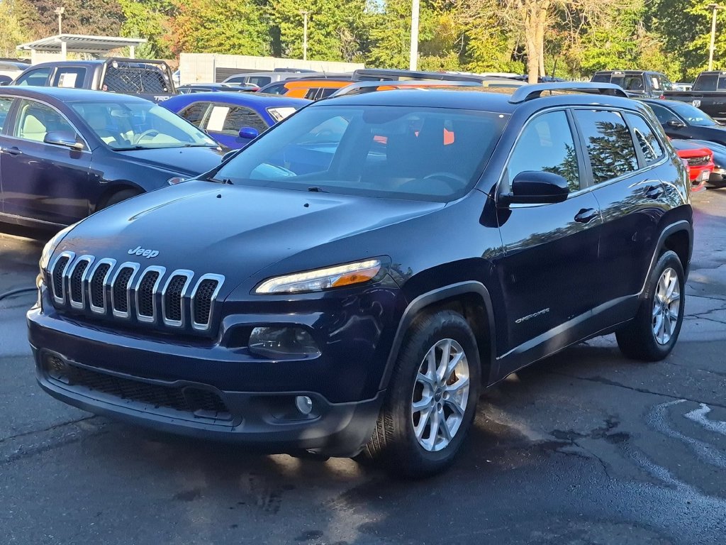 Used 2016 Jeep Cherokee Latitude FWD image 3