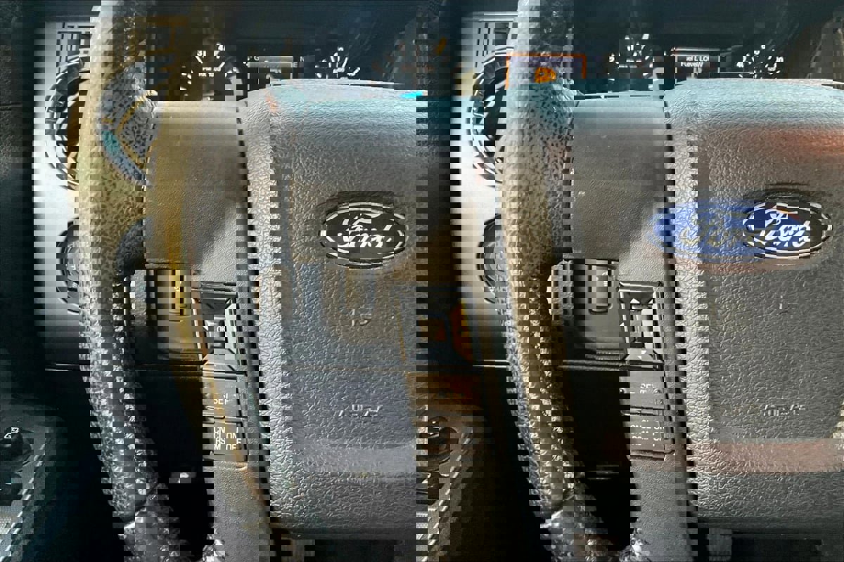 Used 2017 Ford Expedition XLT image 18