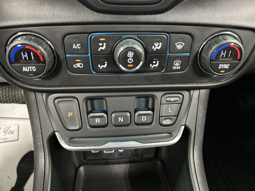 Used 2021 GMC Terrain SLE w/ Driver Convenience Package AWD/4WD image 16